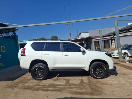 2016-Toyota-Land-Cruiser-Prado-40-V6-VX-Auto_2