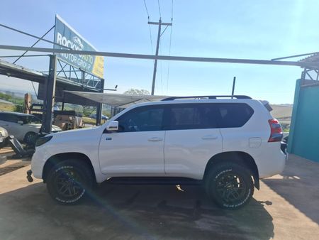 2016-Toyota-Land-Cruiser-Prado-40-V6-VX-Auto_3