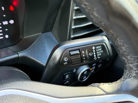 2023-Volkswagen-Amarok-20-TDI-125kW-Life-Double-Cab_20