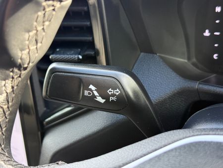 2023-Volkswagen-Amarok-20-TDI-125kW-Life-Double-Cab_21