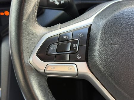 2023-Volkswagen-Amarok-20-TDI-125kW-Life-Double-Cab_23