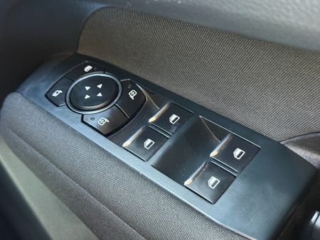 2023-Volkswagen-Amarok-20-TDI-125kW-Life-Double-Cab_25