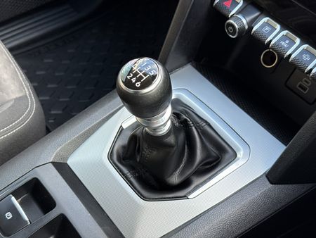 2023-Volkswagen-Amarok-20-TDI-125kW-Life-Double-Cab_29