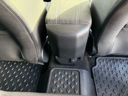 2023-Volkswagen-Amarok-20-TDI-125kW-Life-Double-Cab_36