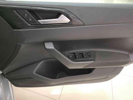 2025-Volkswagen-Polo-10-TSI-Life-Auto-DSG_11