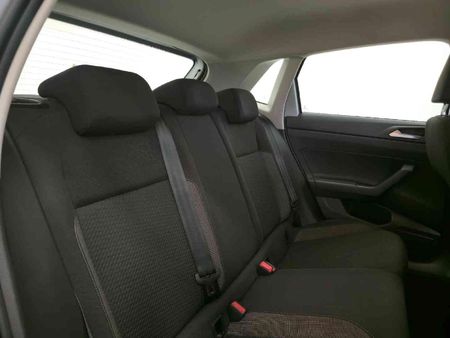 2025-Volkswagen-Polo-10-TSI-Life-Auto-DSG_15