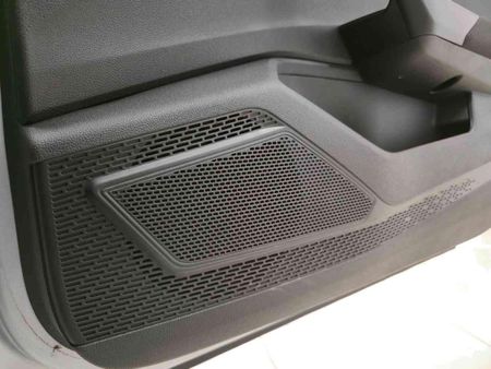 2025-Volkswagen-Polo-10-TSI-Life-Auto-DSG_21