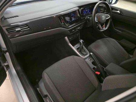2025-Volkswagen-Polo-10-TSI-Life-Auto-DSG_24
