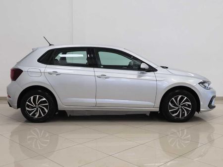 2025-Volkswagen-Polo-10-TSI-Life-Auto-DSG_2