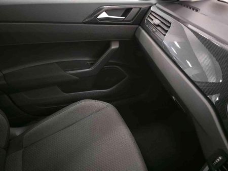 2025-Volkswagen-Polo-10-TSI-Life-Auto-DSG_8