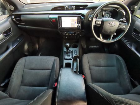 2021-Toyota-Hilux-28-GD-6-Raised-Body-Legend-Auto-Double-Cab_10