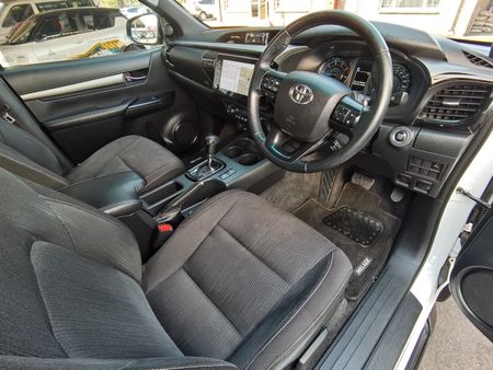 2021-Toyota-Hilux-28-GD-6-Raised-Body-Legend-Auto-Double-Cab_12