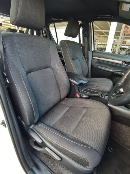 2021-Toyota-Hilux-28-GD-6-Raised-Body-Legend-Auto-Double-Cab_13