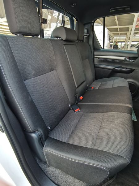 2021-Toyota-Hilux-28-GD-6-Raised-Body-Legend-Auto-Double-Cab_15