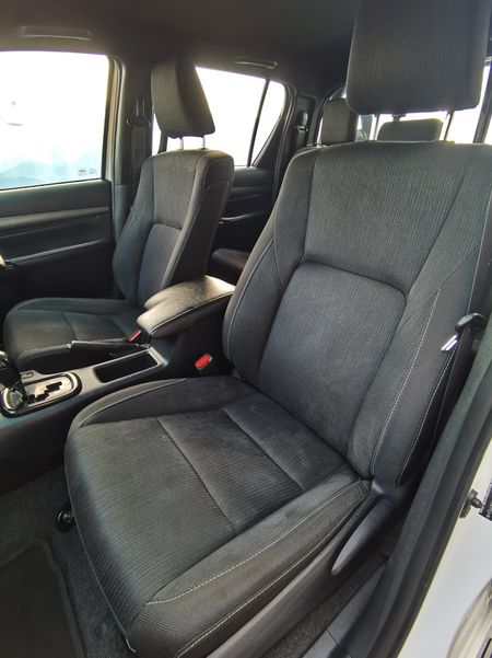 2021-Toyota-Hilux-28-GD-6-Raised-Body-Legend-Auto-Double-Cab_17
