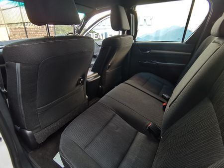 2021-Toyota-Hilux-28-GD-6-Raised-Body-Legend-Auto-Double-Cab_18
