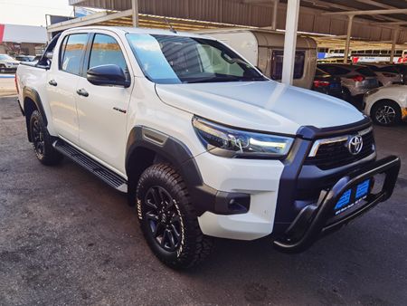 2021-Toyota-Hilux-28-GD-6-Raised-Body-Legend-Auto-Double-Cab_3