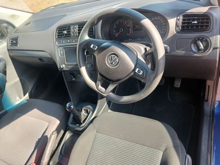 2024-Volkswagen-Polo-Vivo-14-Comfortline-5-dr_9