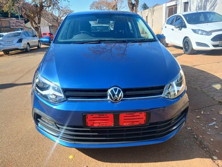 2024-Volkswagen-Polo-Vivo-14-Comfortline-5-dr_2