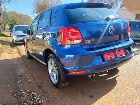 2024-Volkswagen-Polo-Vivo-14-Comfortline-5-dr_4