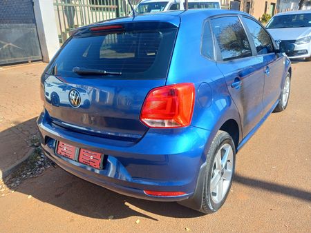 2024-Volkswagen-Polo-Vivo-14-Comfortline-5-dr_5