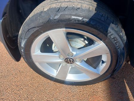 2024-Volkswagen-Polo-Vivo-14-Comfortline-5-dr_7