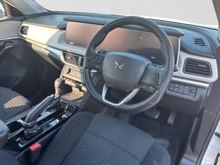 2023-Mahindra-XUV-700-20-AX5-Auto_12