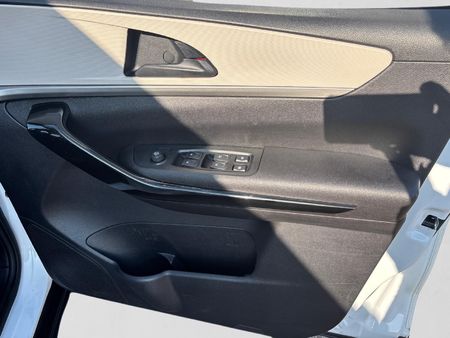 2023-Mahindra-XUV-700-20-AX5-Auto_14