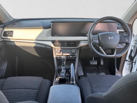 2023-Mahindra-XUV-700-20-AX5-Auto_17