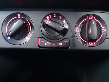 2023-Volkswagen-Polo-Vivo-14-Trendline-5-dr_11