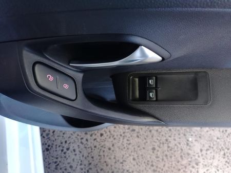 2023-Volkswagen-Polo-Vivo-14-Trendline-5-dr_26