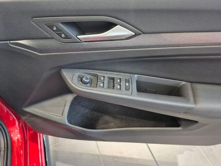 2026-Volkswagen-Golf-14-TSI-R-Line-Auto-110kw_11