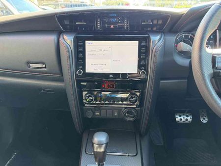 2025-Toyota-Fortuner-28GD-6-4x4-GR-S-Auto_12