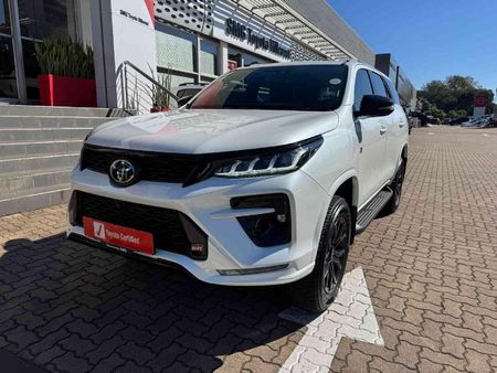 2025-Toyota-Fortuner-28GD-6-4x4-GR-S-Auto_28