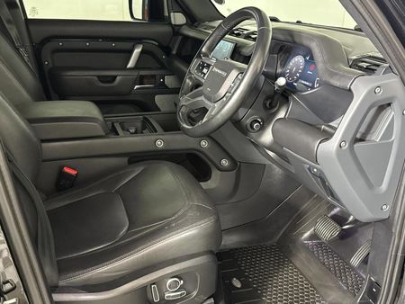 2022-Land-Rover-Defender-130-D300-X-Dynamic-HSE_9