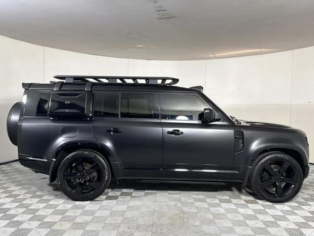 2022-Land-Rover-Defender-130-D300-X-Dynamic-HSE_15