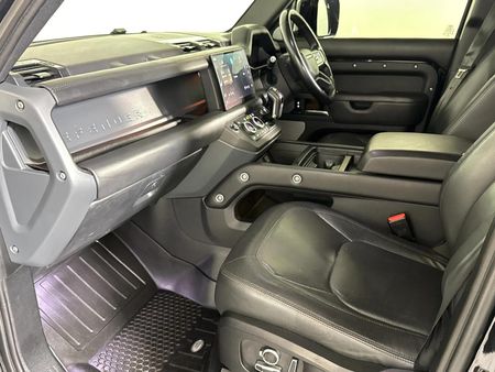 2022-Land-Rover-Defender-130-D300-X-Dynamic-HSE_8