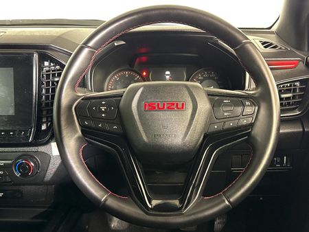 2025-Isuzu-D-Max-19-DDI-HR-X-Rider-Double-Cab_11