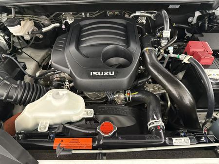 2025-Isuzu-D-Max-19-DDI-HR-X-Rider-Double-Cab_12