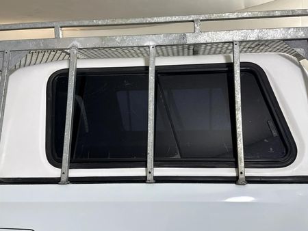 2025-Isuzu-D-Max-19-DDI-HR-X-Rider-Double-Cab_13