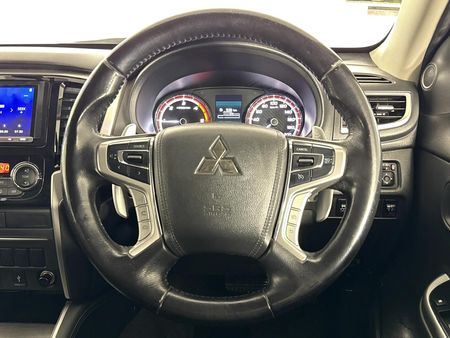 2022-Mitsubishi-Triton-24-Di-Dc-Auto-Double-Cab_11