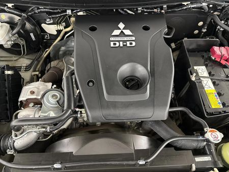 2022-Mitsubishi-Triton-24-Di-Dc-Auto-Double-Cab_12