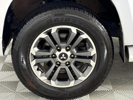 2022-Mitsubishi-Triton-24-Di-Dc-Auto-Double-Cab_4