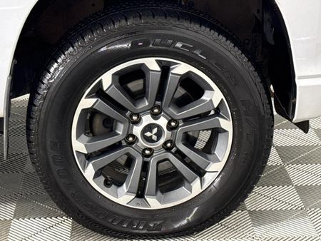 2022-Mitsubishi-Triton-24-Di-Dc-Auto-Double-Cab_5