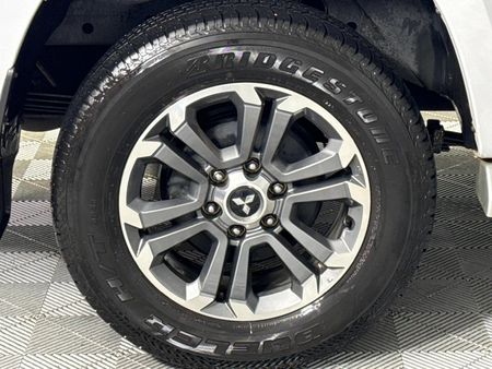 2022-Mitsubishi-Triton-24-Di-Dc-Auto-Double-Cab_7