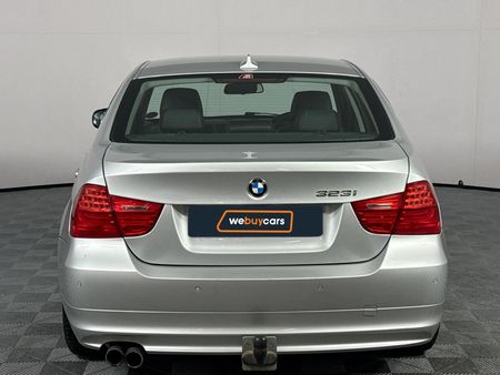 2011-BMW-3-Series-323i-Innovation-Auto_16