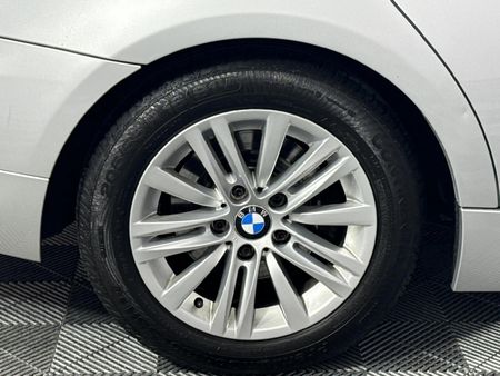 2011-BMW-3-Series-323i-Innovation-Auto_7