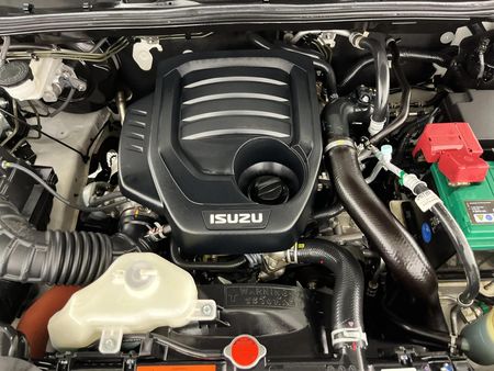 2023-Isuzu-D-Max-19-DDI-HR-LS-Auto-Double-Cab_14