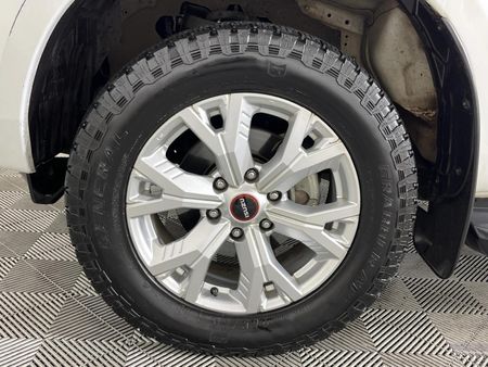 2023-Isuzu-D-Max-19-DDI-HR-LS-Auto-Double-Cab_4