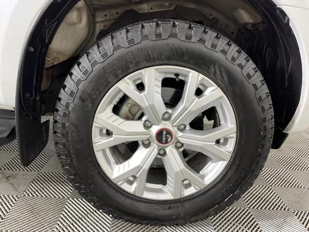 2023-Isuzu-D-Max-19-DDI-HR-LS-Auto-Double-Cab_5